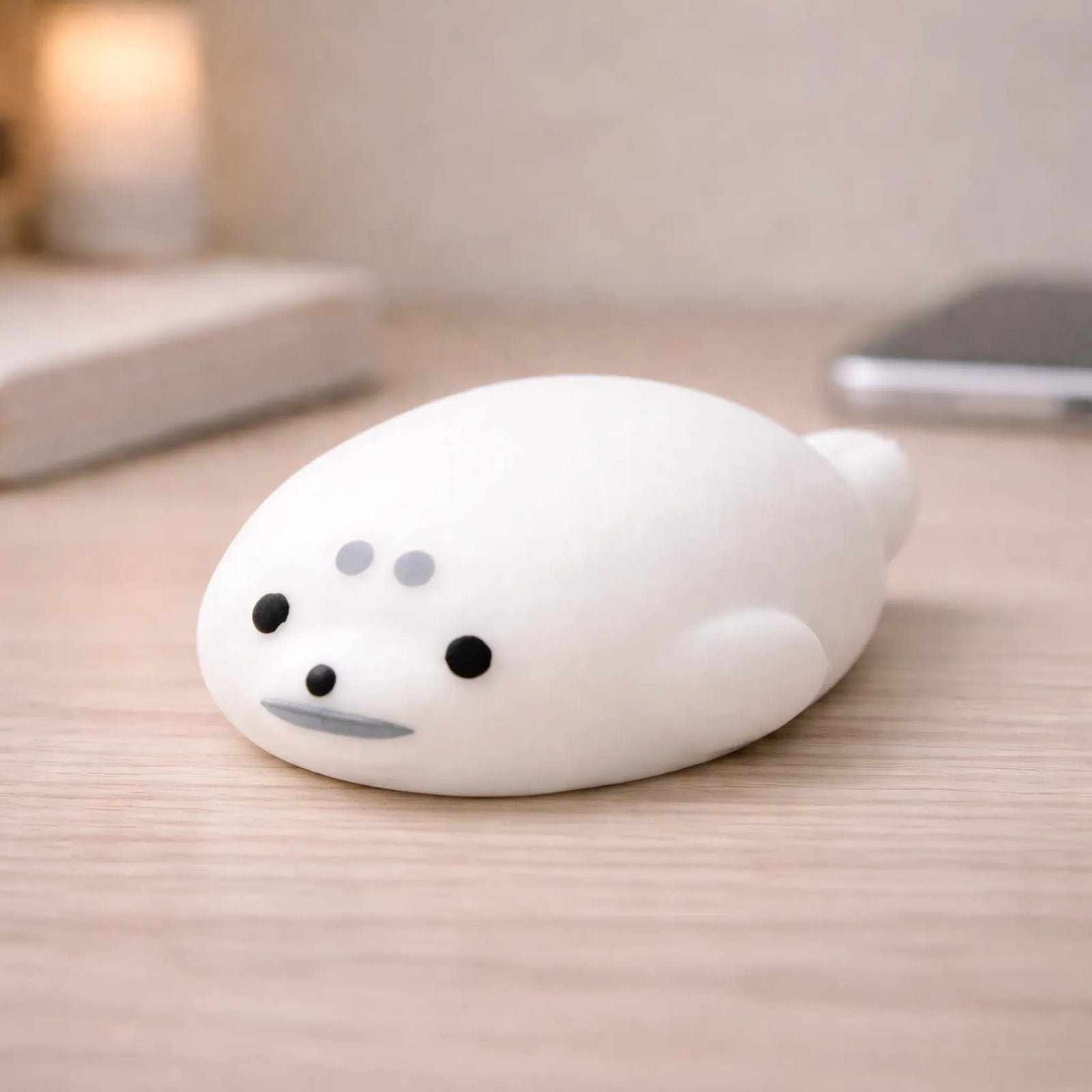 squishy mochi seal blanc